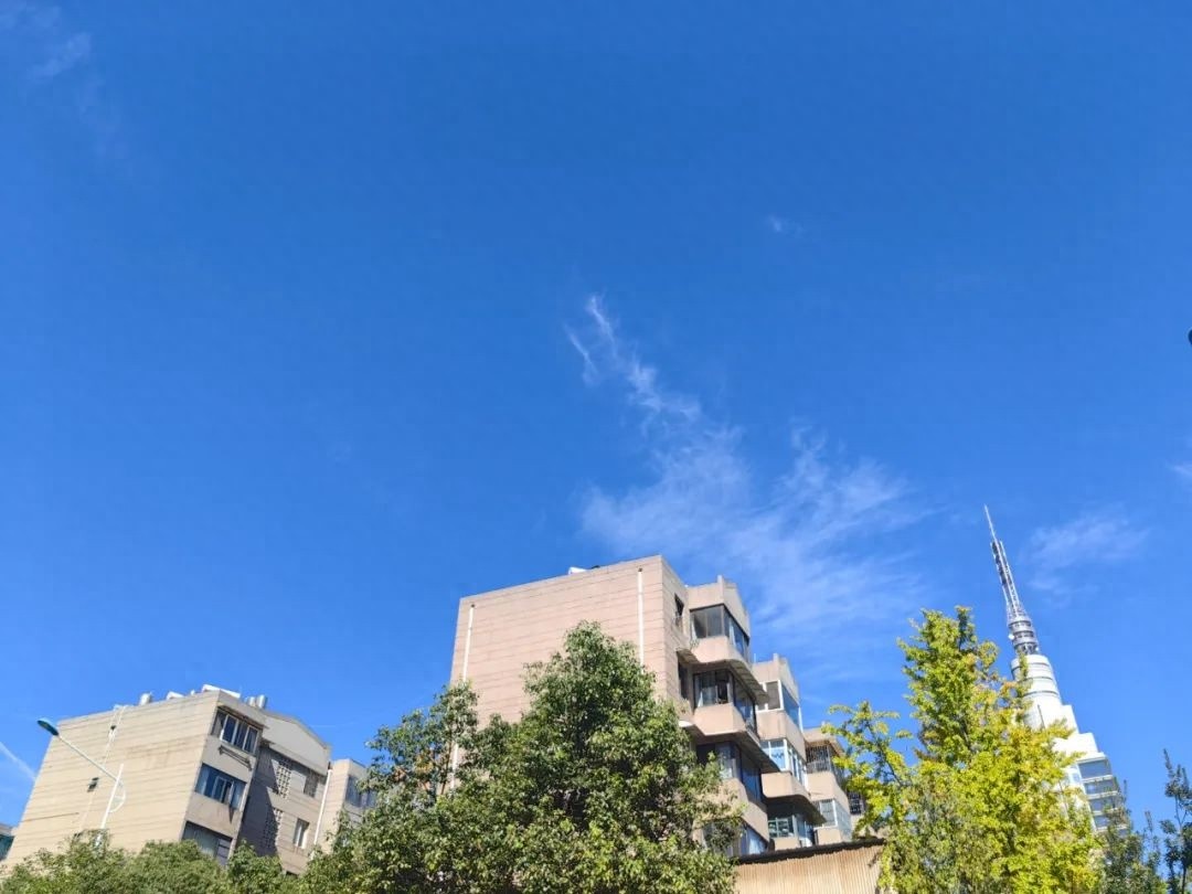 昆明阳光正盛但冷空气将至！周三气温或跌破10℃？