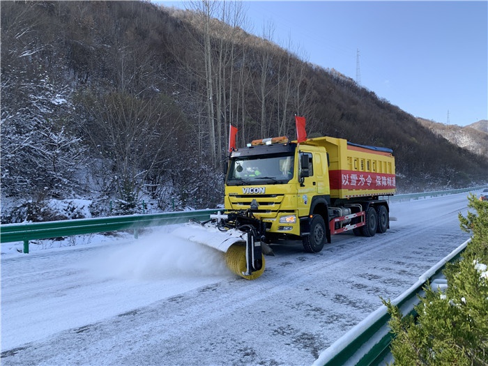 雪情紧急!宝鸡精干力量全员出动，保障危化品通道安全  第3张