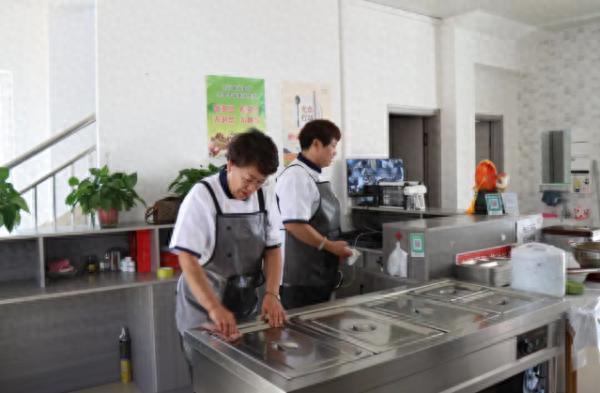 察右后旗养老服务驿站：实惠又贴心，背后故事你知道吗？  第1张
