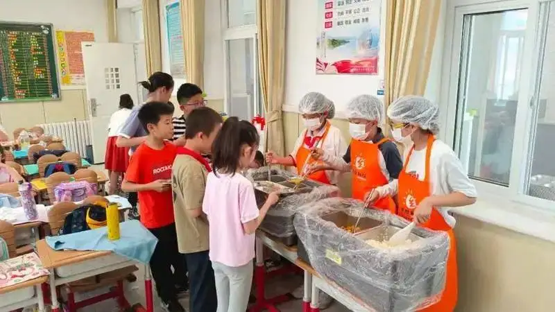 惊！中小学食堂安全问题频发，教育部印发指引能否根治顽疾？  第3张