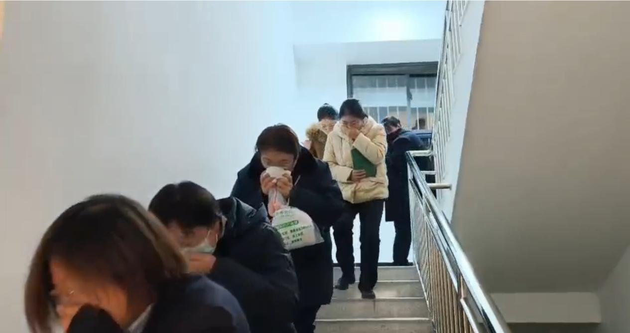 邮储银行蒙阴县支行实战演练：员工如何在火灾中自救与逃生？  第2张