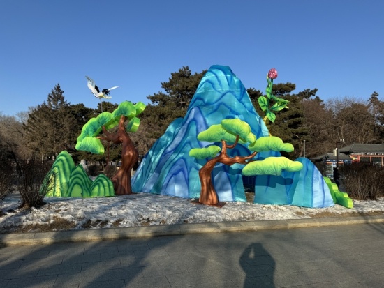 免费畅游！长春南湖公园东北民俗雪村，冰雪与彩灯的奇幻盛宴等你来  第2张