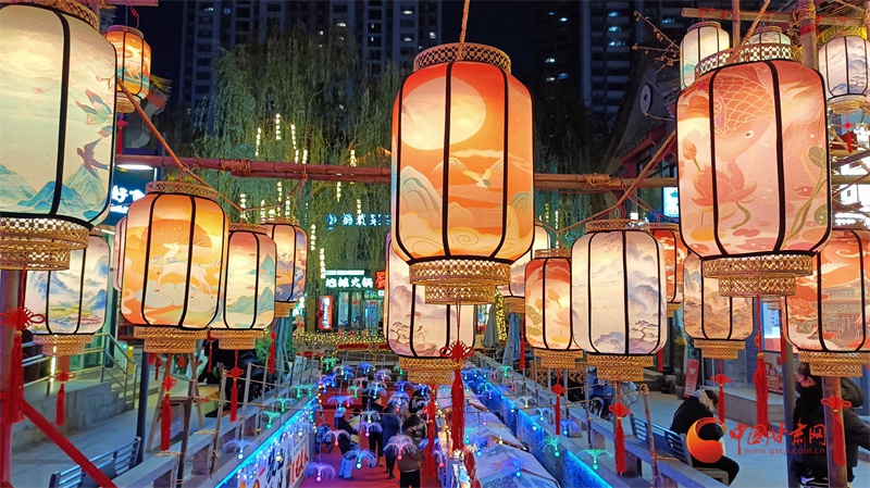 兰州老街灯展惊艳亮相，百名匠人打造奇幻山海，点亮金城夜空  第3张