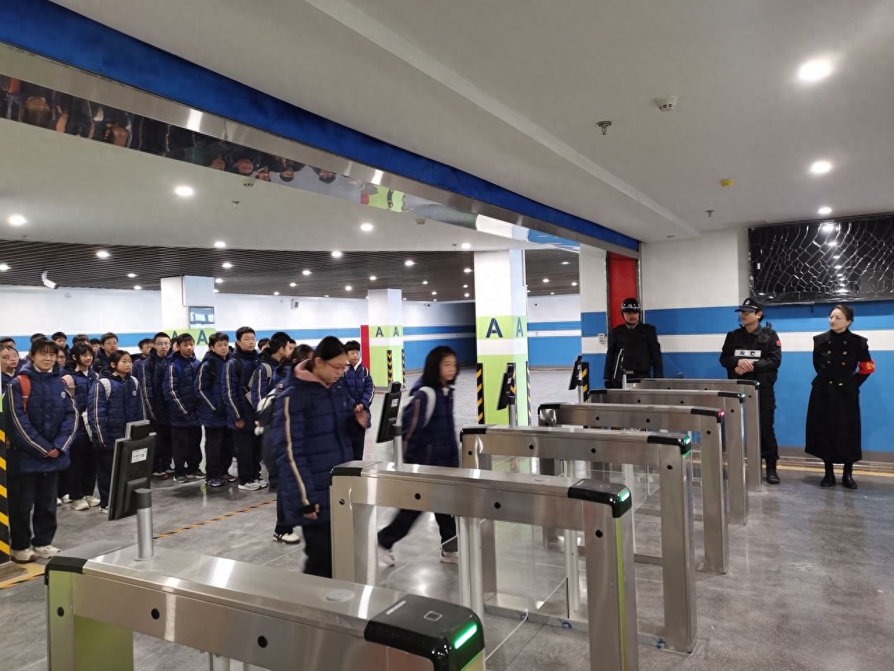 揭秘嘉善县智慧接送系统：6分钟搞定100辆车，家长接娃不再愁  第1张