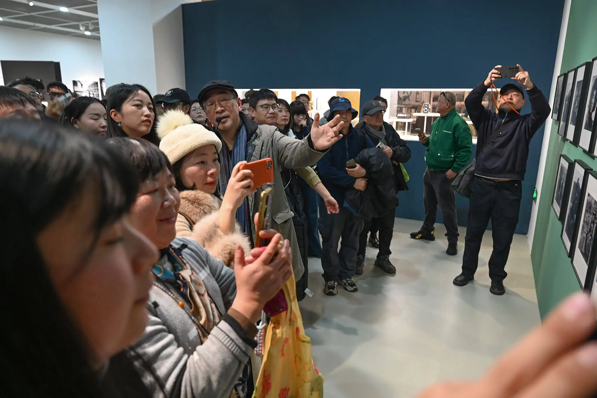 揭秘上海百年摄影史：35位摄影师作品带你穿越时空，感受都市变迁  第2张