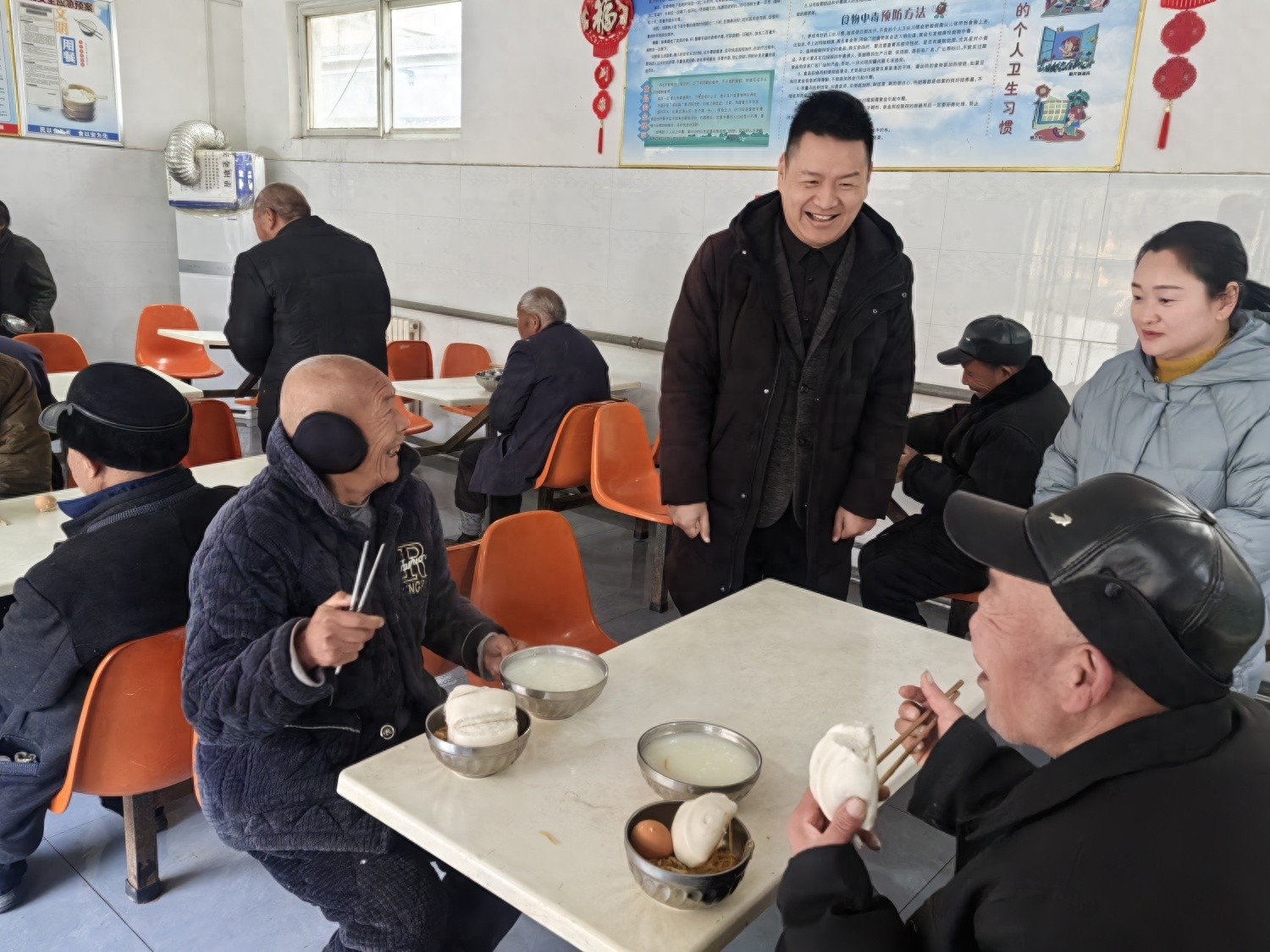 揭秘郏县老年助餐服务：纪委监委如何守护老人的幸福食光？