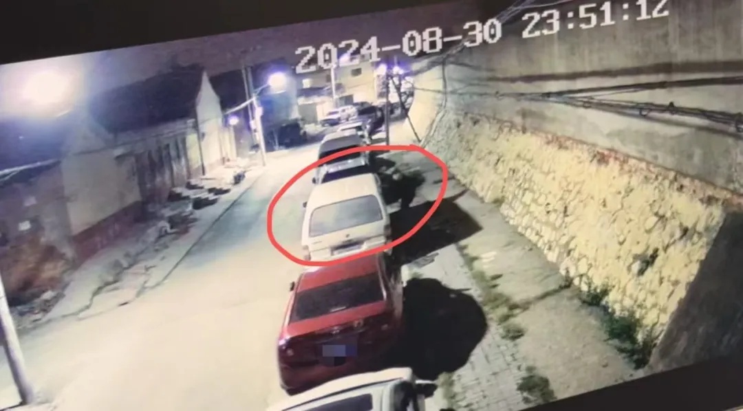 18岁小伙酒后失控，沿路破坏多辆汽车，背后原因令人心酸……  第3张