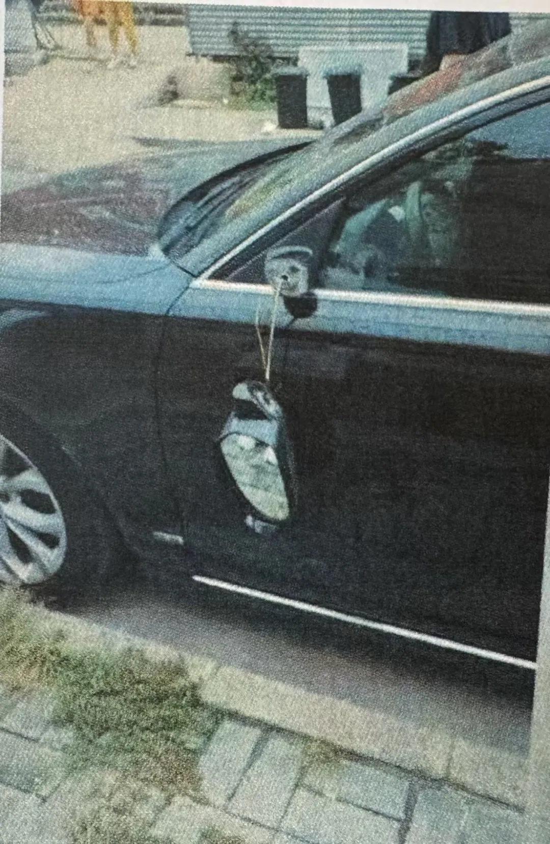 18岁小伙酒后失控，沿路破坏多辆汽车，背后原因令人心酸……  第5张