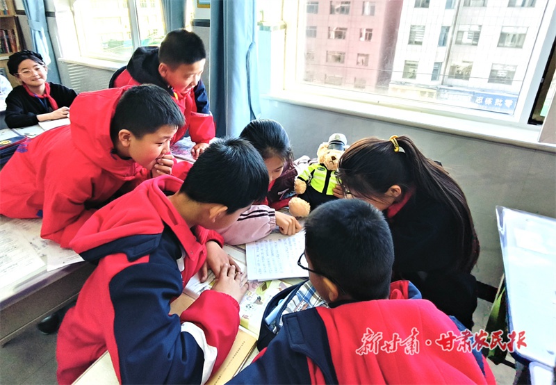 小学生手写感谢信，交警叔叔们感动不已：守护校园安全，我们义不容辞  第3张