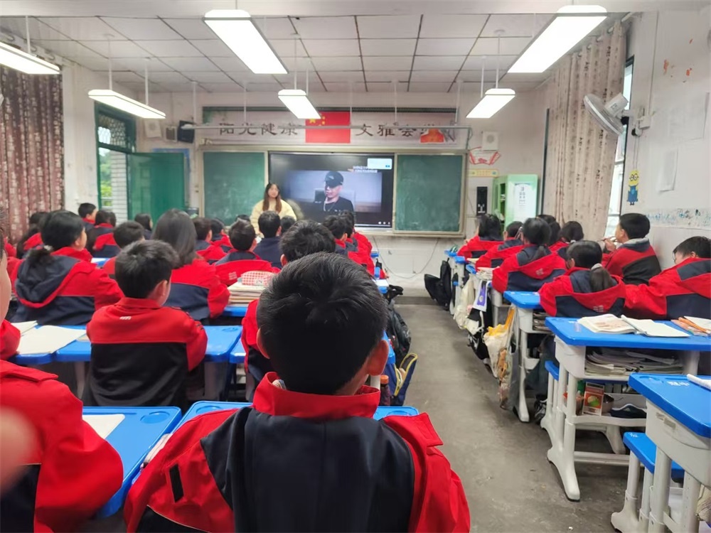 冠英学校禁毒教育成效显著：珍爱生命，远离毒品，四个一系列活动全方位守护学生健康成长  第2张