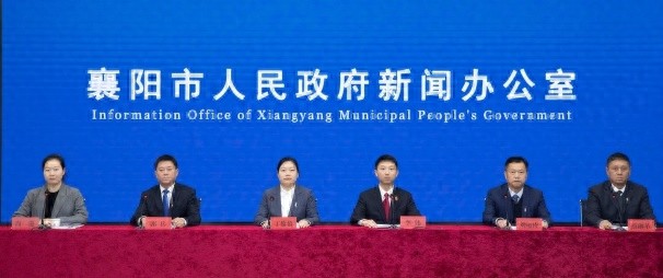 襄州区行政审批局创新服务模式，一年内实现9000余件跨省通办，解决异地办事难题  第1张