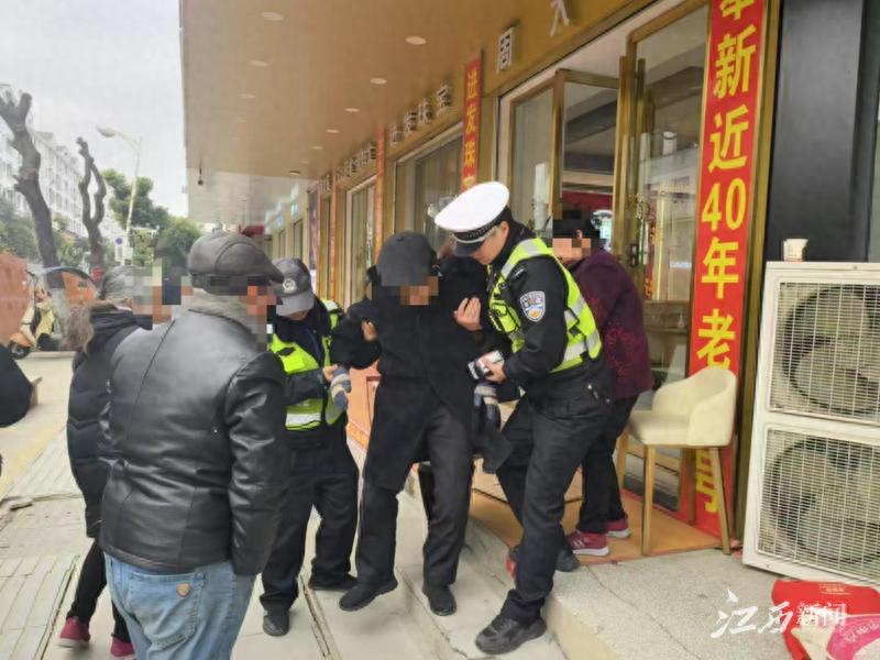 寒冬中的温暖守护：奉新交警紧急救援晕倒老人，用实际行动诠释暖心护航