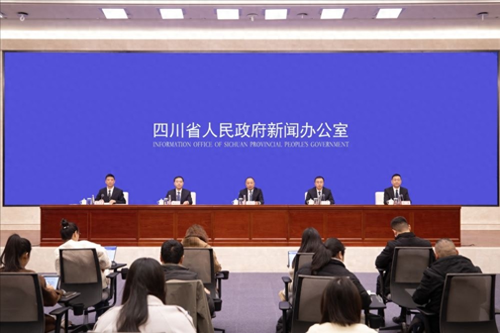 广元市委书记何树平揭秘：如何将通道优势转化为经济优势，打造川陕甘结合部现代化中心城市？