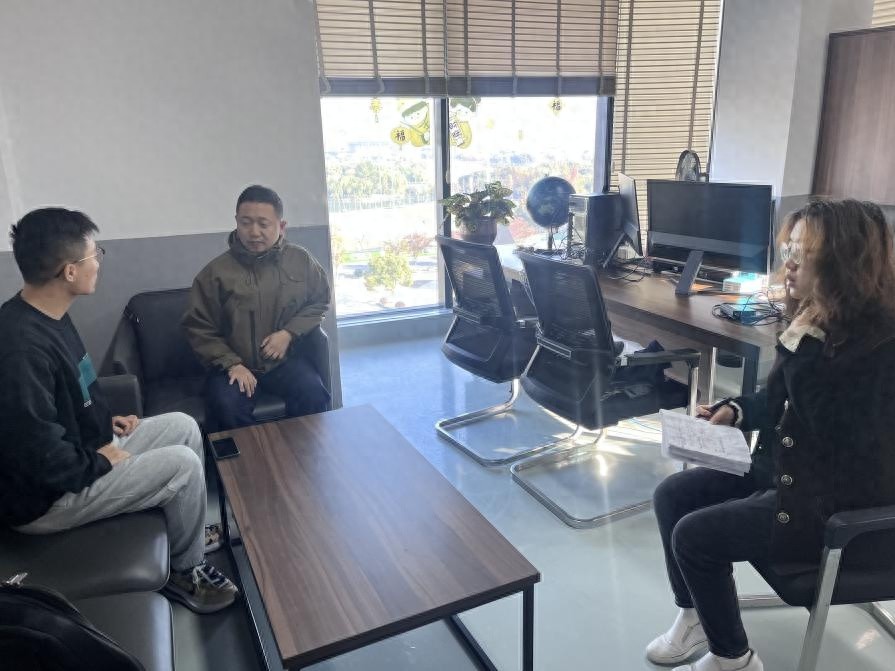 南湖街道经济办公室助力企业精准引进人才，揭秘A类工作证申请全流程