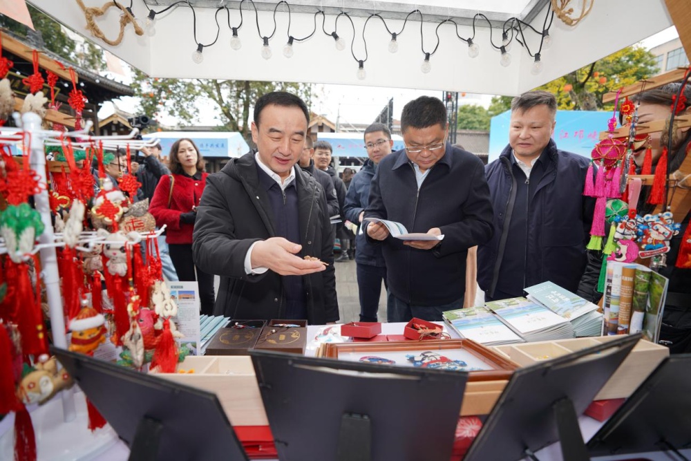 同江特色产品惊艳邛崃，鳇鱼馅水饺成市民新宠，你尝过了吗？  第3张