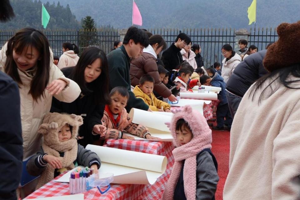 寒冬中的温暖传递：长沙理工大学学子为报木村孩子送去冬至的关怀与欢乐  第2张