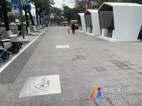 灵桥广场焕新颜：三座特色凉亭如何巧妙融合历史与现代，打造城市新地标？  第2张