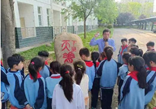 ‘代理爸妈’聚爱心，协同共育助成长——济源市太行路学校德育创新案例荣获省级一等奖  第1张