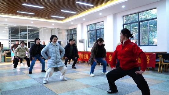 扬州机关干部职工的科学健身盛宴：从久坐误区到正确方法，你不可错过的健康秘籍  第4张