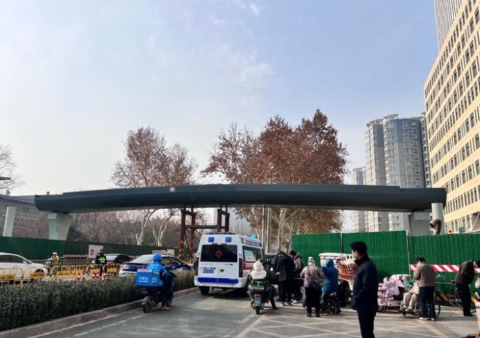济南市中心惊现神秘施工！齐鲁医院与省中医间将建过街天桥，背后有何玄机？  第4张