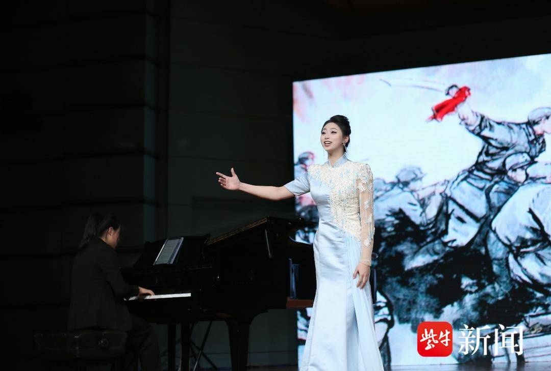 歌声里的英雄花音乐会震撼南京，经典旋律带你重温峥嵘岁月，泪目瞬间感动全场  第4张