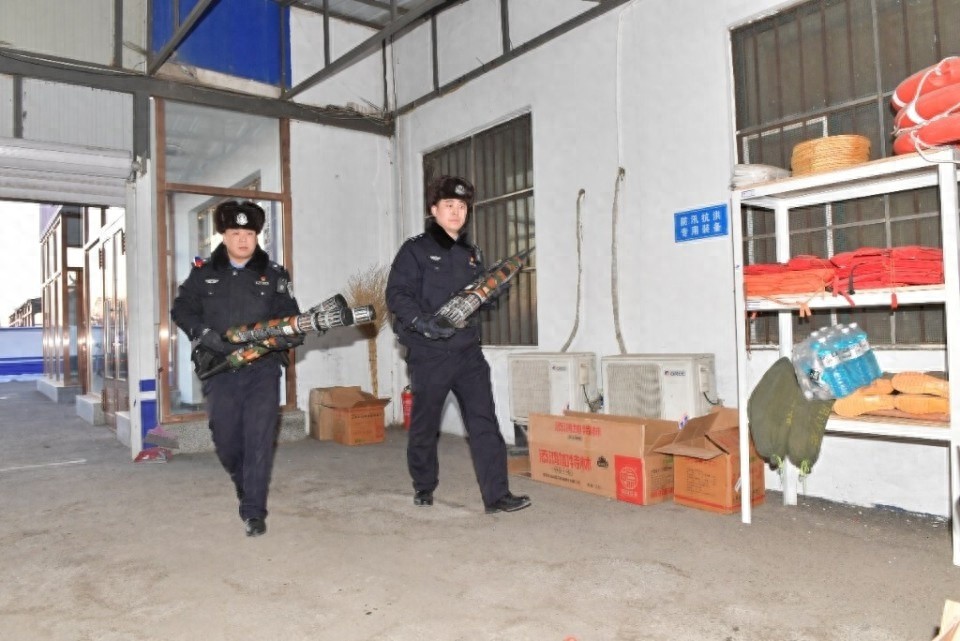 哈尔滨警方严打非法烟花爆竹，查获惊人数量，违法行为人已受处罚  第1张