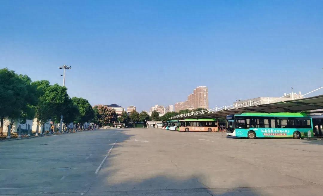 嘉兴市区最大公交快充场站扩建完成，140 辆车可同时充电  第1张