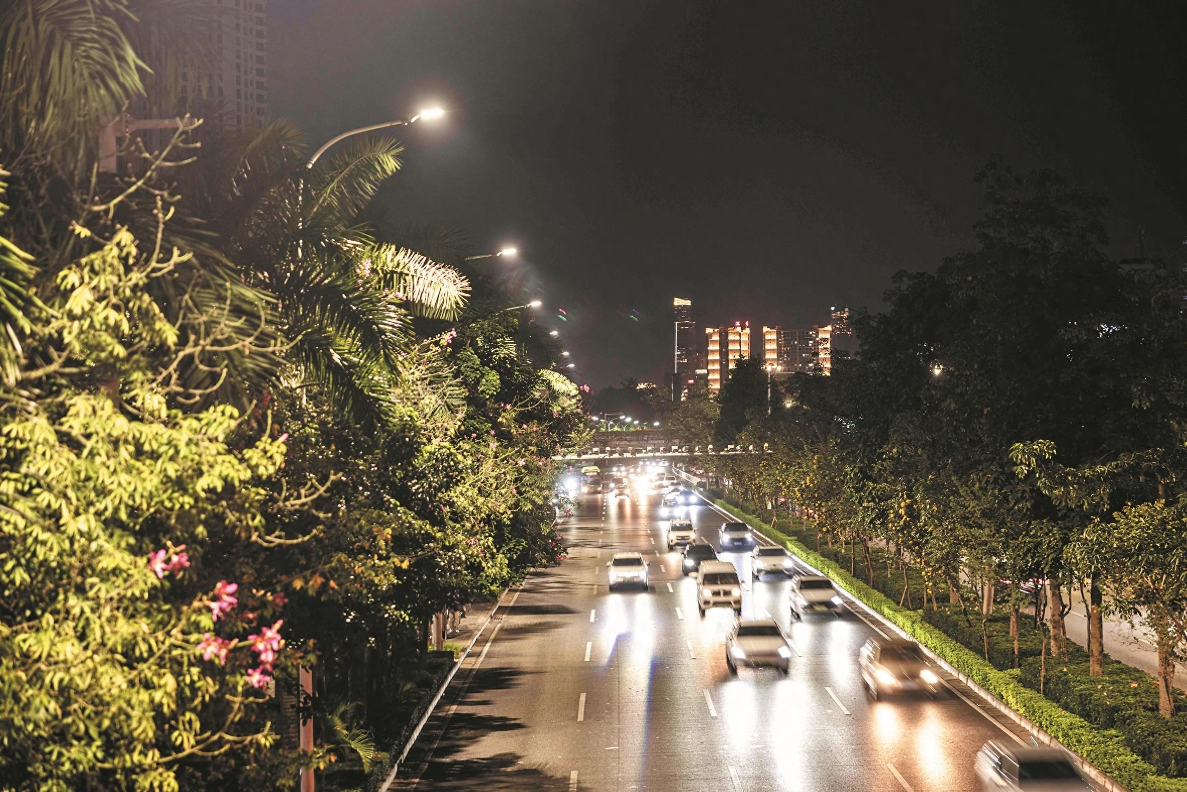 南宁 195 条市管道路路灯大换装!3.5 万盏 LED 节能灯点亮城市夜空 第1张 南宁 195 条市管道路路灯大换装!3.5 万盏 LED 节能灯点亮城市夜空 第1张