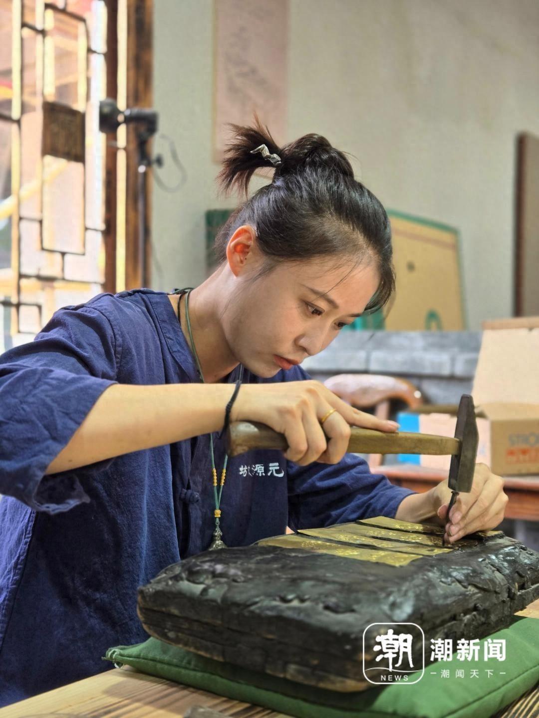 90 后女孩辞去白领工作，回家铸剑，她到底图什么？