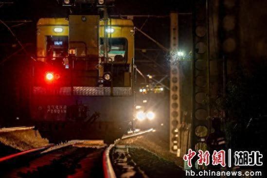 15 天集中修！武铁为焦柳铁路供电设备强筋健骨  第1张