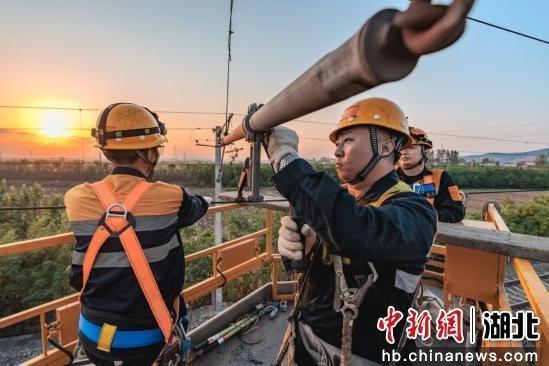 15 天集中修！武铁为焦柳铁路供电设备强筋健骨  第3张