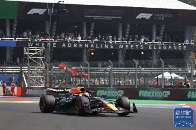 F1 墨西哥城大奖赛练习赛：红牛车队佩雷兹一骑绝尘  第1张