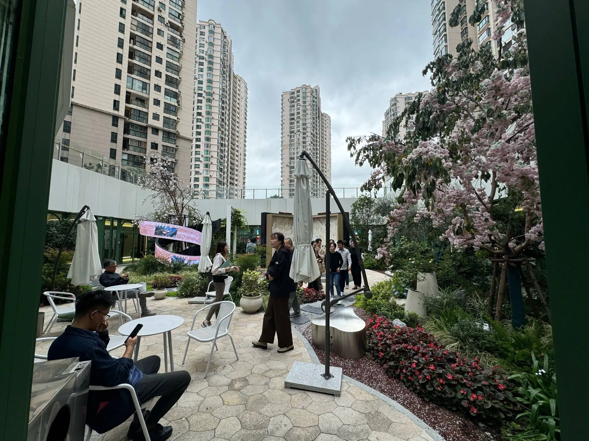 上海 32 座公园开放！快来打卡这个网红公园，感受它的五彩斑斓  第7张