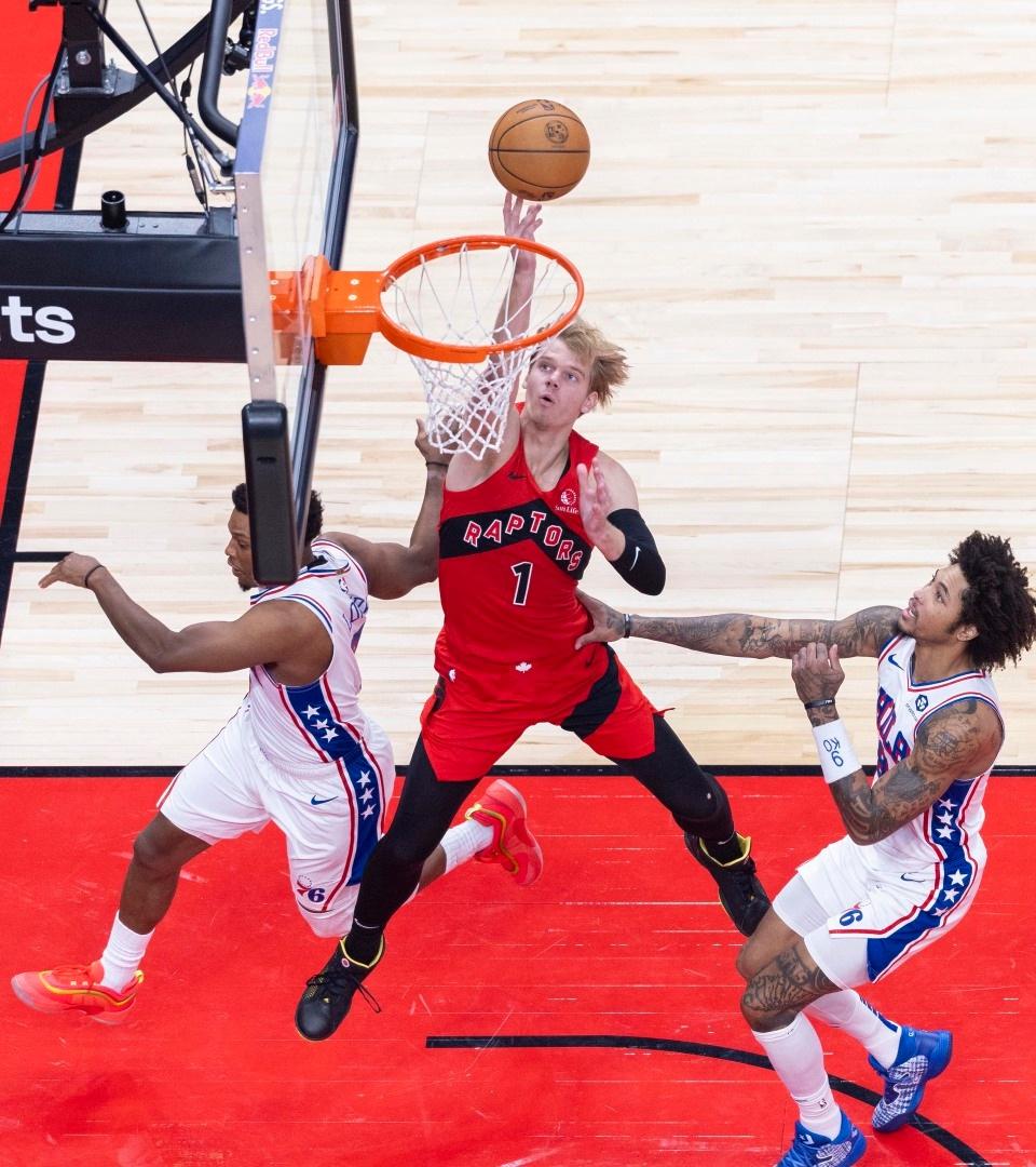 NBA 常规赛猛龙队 115 比 107 战胜 76 人队，精彩瞬间不容错过  第4张