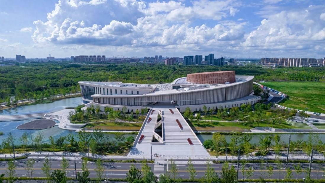 国内首家森林剧场，九棵树：艺术磁力场的传奇崛起  第1张