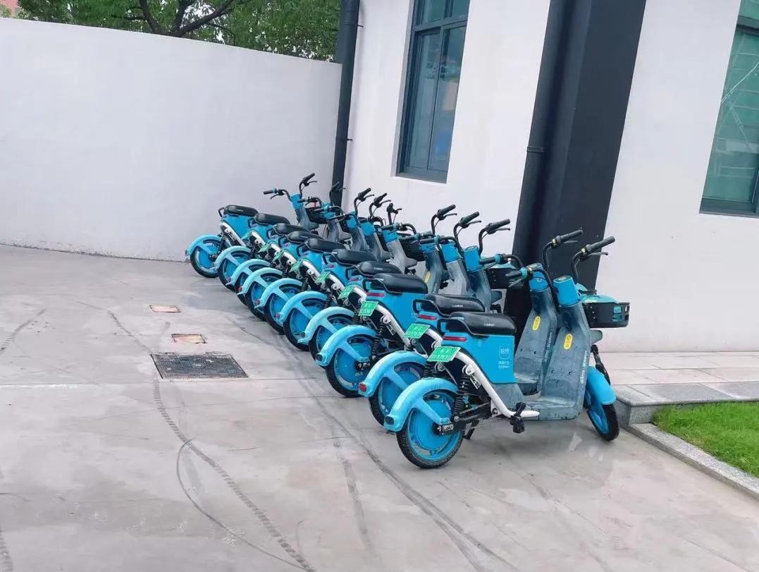 启东市城管局主动对接企业，为 750 余名员工解决出行难题  第2张