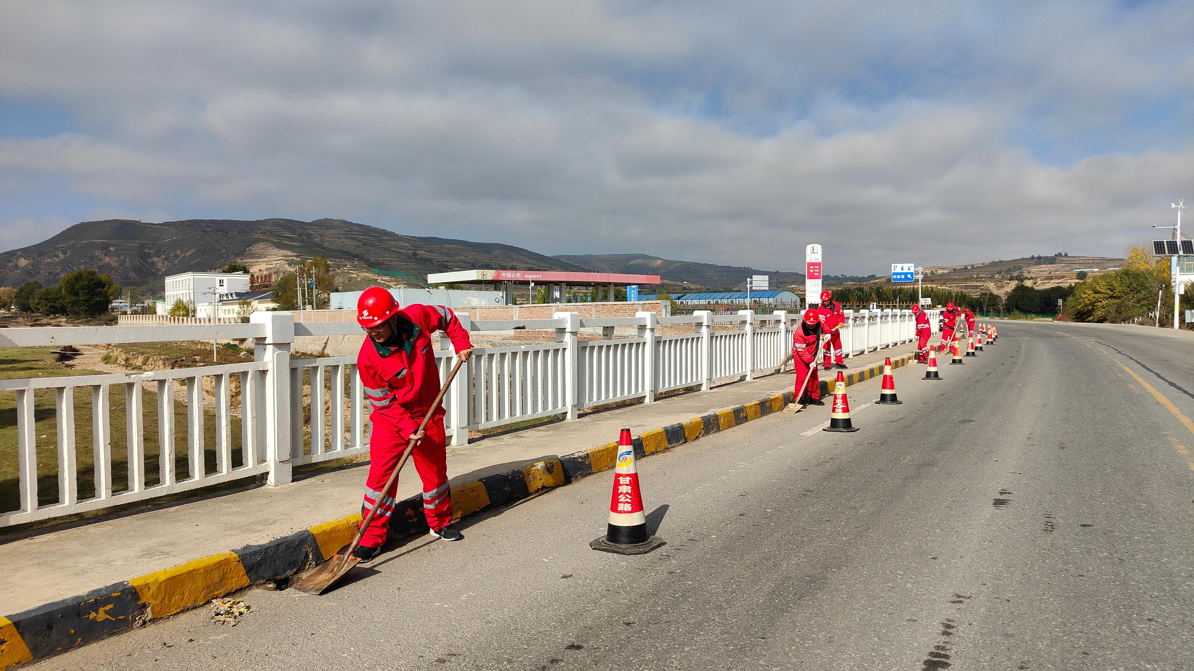 定西市安定公路段全力打造安全畅通公路环境，你知道他们都做了什么吗？  第5张