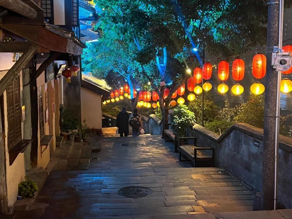 重庆山城巷：从棚户区到打卡区，70 年变迁，完美保留熟悉亲切的感觉  第4张