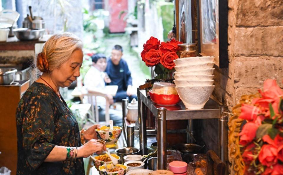 山城巷：从棚户区到打卡区，70 年的变迁，熟悉又陌生