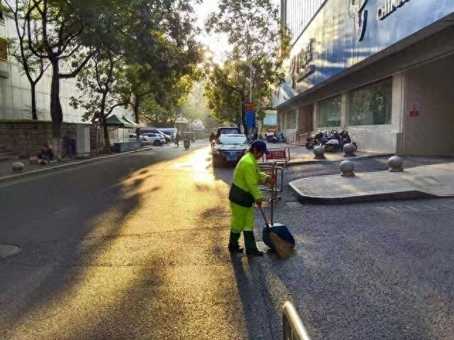 今天，向默默守护城市颜值的他们致敬  第1张