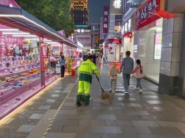 今天，向默默守护城市颜值的他们致敬  第4张