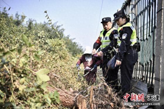 警惕！铁路沿线烧荒动火，危及行车安全