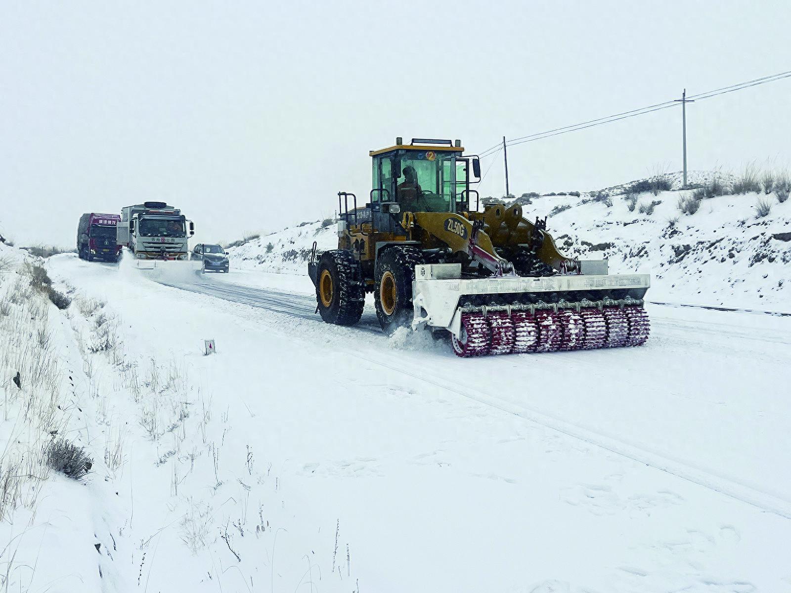 青海多地国省干线公路积雪，公路养护部门如何保畅？