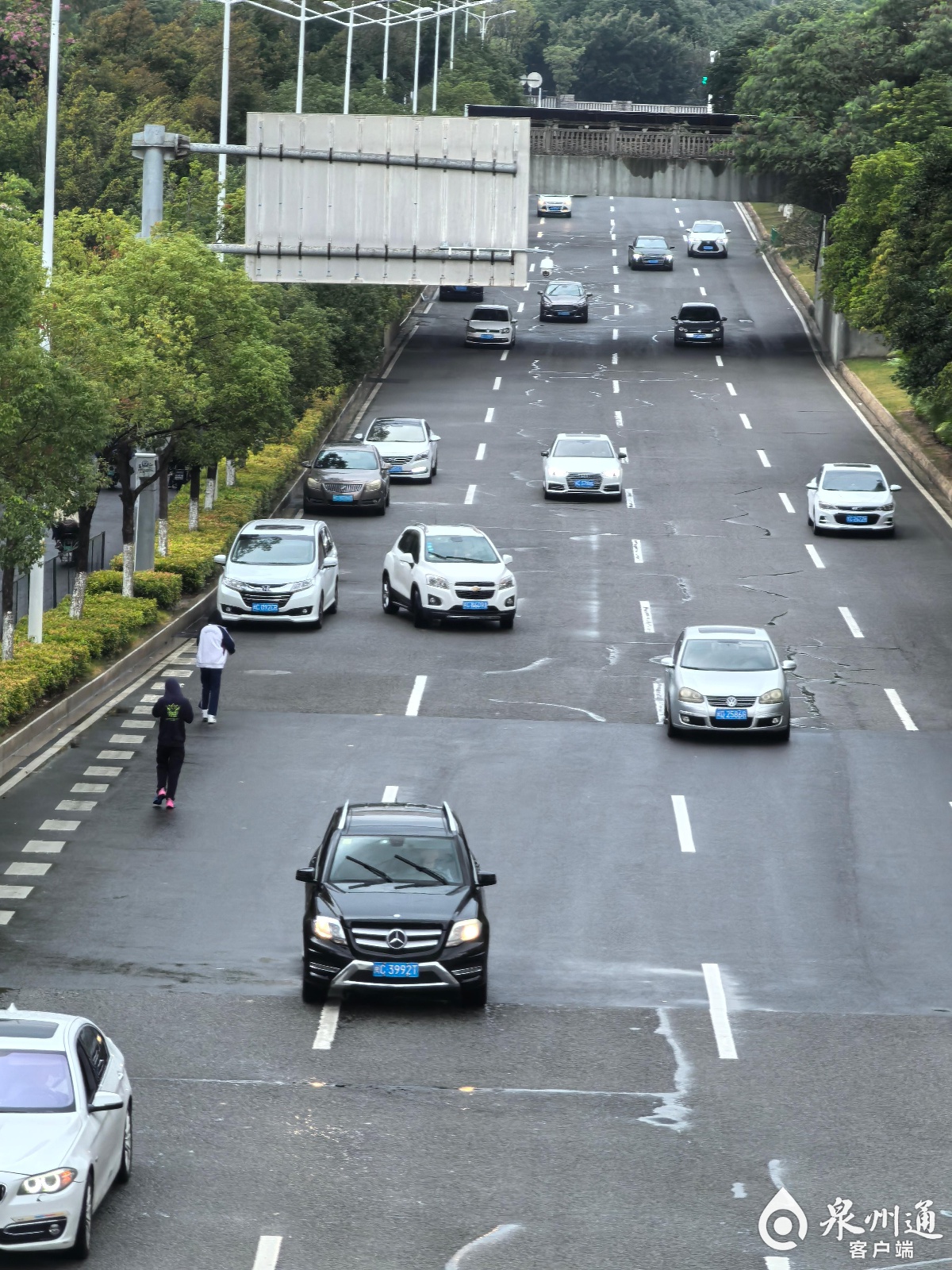 惊！校门口路段新规试行，首日违停54部背后的故事  第3张