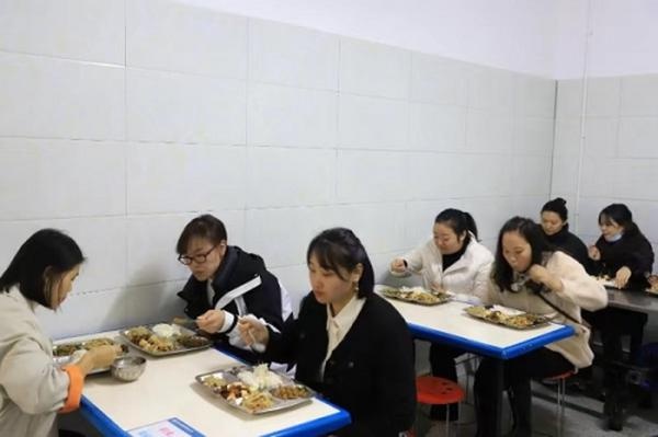 巴中市恩阳三小食堂开放日：全过程大揭秘  第3张