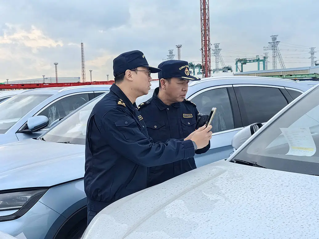 惊！上海外高桥港区汽车出口量猛增，中远盛世轮满载国产汽车首航秘鲁钱凯港