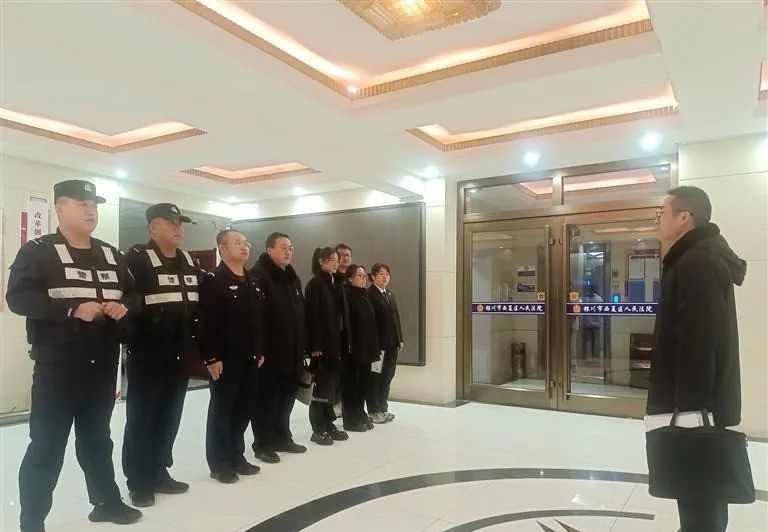 惊！西夏区法院法官超棒，当事人送锦旗背后竟藏这些事  第2张