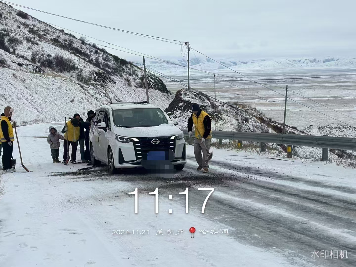 阿坝州降雪路难行，阿坝公路如何力保道路畅通？  第1张