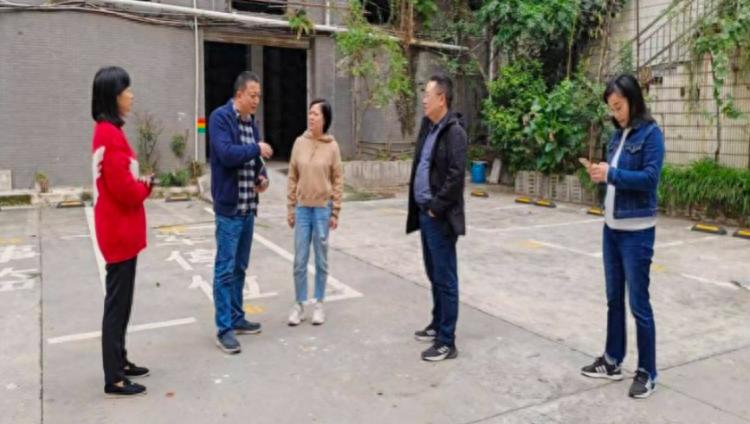 沙坪坝区城市管理局创新盘活闲置资源，30个停车位解决8.2万人社区停车难题