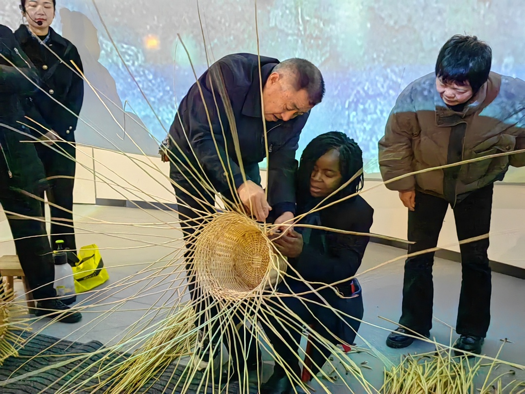 驻华使节亲临安徽，见证黄岗柳编非遗魅力与现代发展完美融合  第7张